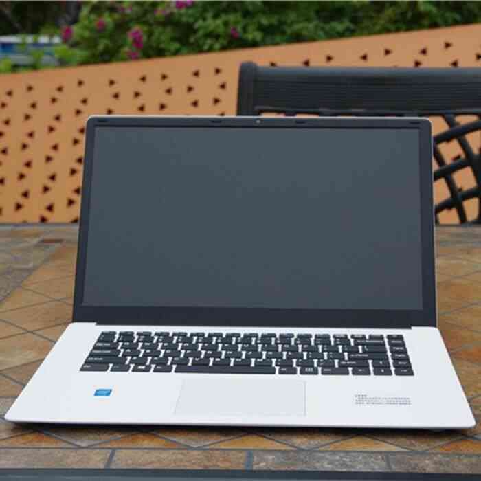 15,6 pouces Quad-Core Ultra-Thin Office Internet Laptop faible consommation dénergie 2G + 32G blanc