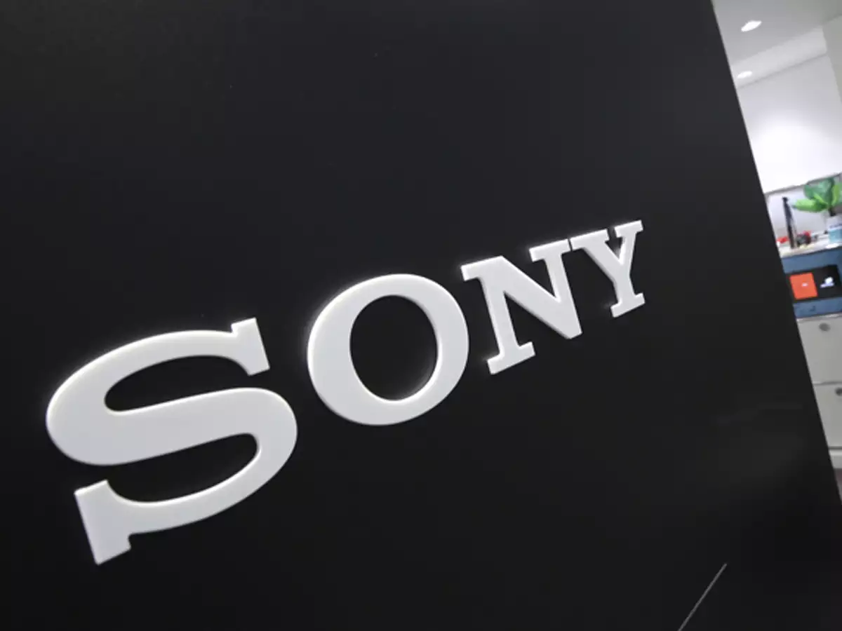 Sony domine le marché des capteurs d'images avec 42 % des parts, laissant Canon à la traîne avec 1 %.